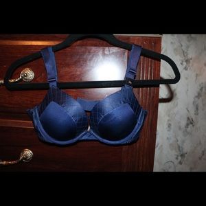 VS navy push up bra never use